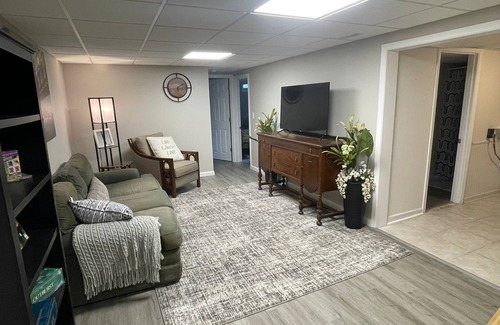 Moorhead Haus | 3-bedroom house in Moorhead in nearby colleges