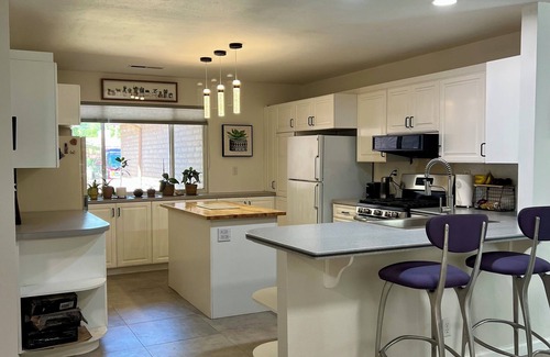 Alamedan Valley Haus | 3-bedroom house in charming Albuquerque with AC