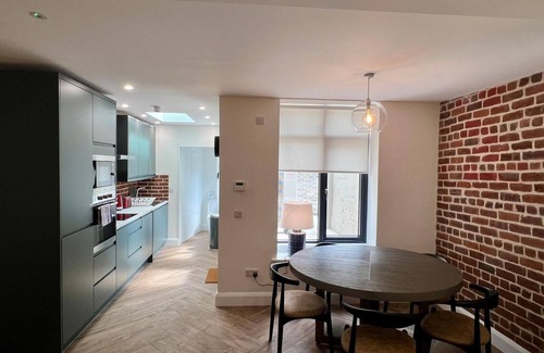 North Wall Haus | 3 bedroom House on New Wapping Street-Dublin 1
