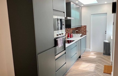 North Wall Haus | 3 bedroom House on New Wapping Street-Dublin 1