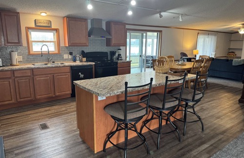 Northwest Haus | 3-bedroom lake house in peaceful Montpelier with AC, WiFi. Enjoy your stay