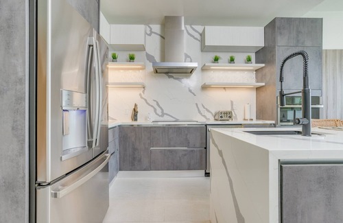 Cocoplum Eigentumswohnung | 3 Bedroom Luxury Beachfront Condo Brand New Pool
