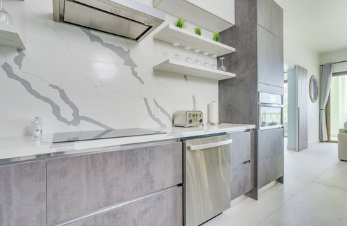 Cocoplum Eigentumswohnung | 3 Bedroom Luxury Beachfront Condo Brand New Pool