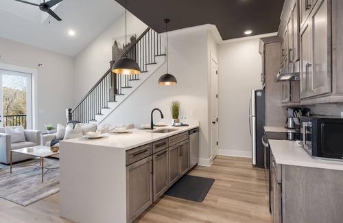 Helena Eigentumswohnung | 3 Bedroom Suite + Loft, Second Floor