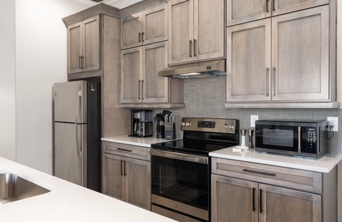 Helena Eigentumswohnung | 3 Bedroom Suite + Loft, Second Floor