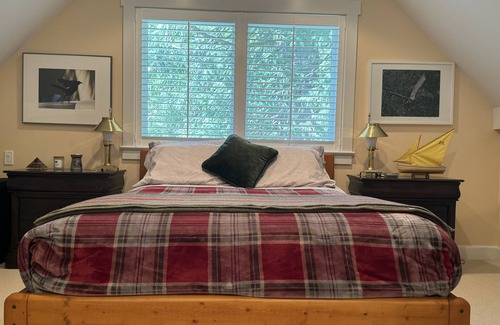 Juan de Fuca Electoral Area Haus | 3 bedroom suite on the Juan de Fuca straight.