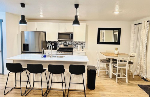 Magna Haus | 3-bedroom townhome in fantastic Magna with AC, WiFi. Enjoy your stay