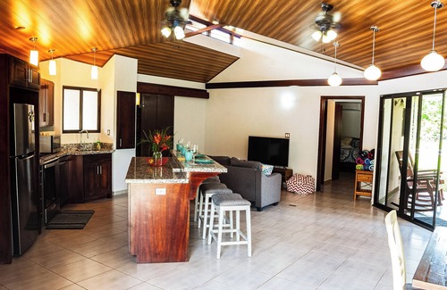 Ojochal Haus | 3 bedrooms. Large pool. Gated. Private. Ojochal.