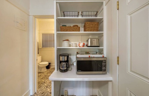 West University Haus | 3 Blocks from U of A & 4th Ave / Cozy / 1 BR 1 BA