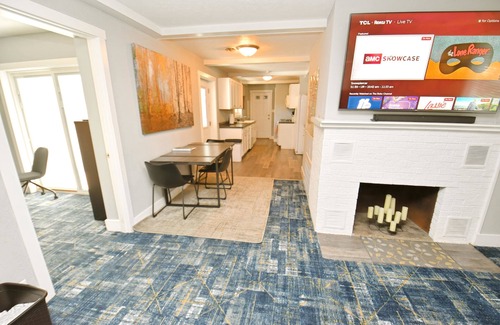 Wooded Estates Haus | 3 blocks to Notre Dame, EV Charger, BBQ & Fire Pit! (1707)