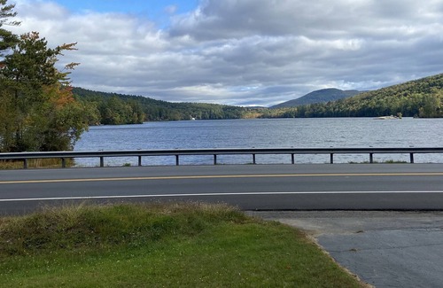 Greenwood Haus | 3 BR lake house minutes from ski resorts