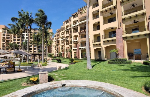 Loreto Resort | 3-BR Luxury Suite on premier floor bay view at Villa del Palmar