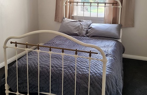 Lake Ferry Haus | 3 brm house