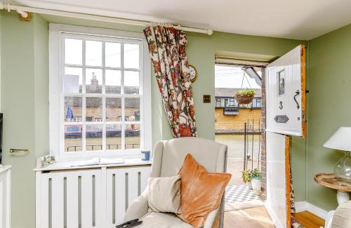 Stoke Bruerne Haus | 3 Canalside Cottages
