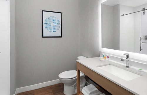 Dunwoody Hotel | 3 Convenient Rooms | Pet-friendly + Free Breakfast | Near Perimeter Center