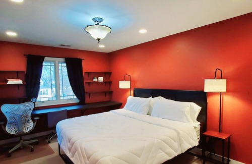 Justice Haus | Vorstadt-Oase: Custom Prairie-Inspired Home