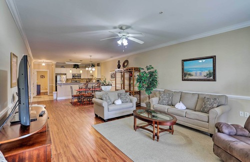 Central Myrtle Beach Wohnung | 3 Mi to Broadway at the Beach: Condo w/ Pool!
