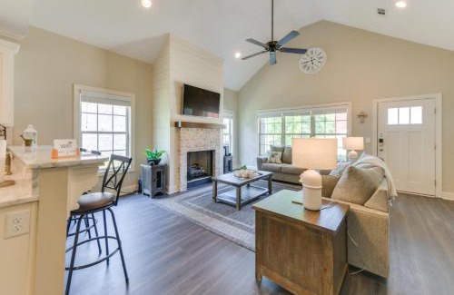 Auburn - Opelika Haus | 3 Mi to Campus Auburn Home with Deck and Fire Pit