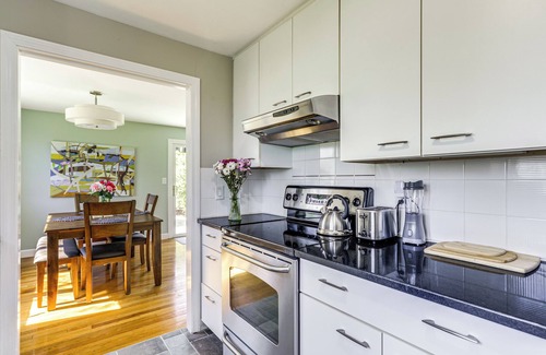 Marshfield Hills Haus | 3 Mi to Cape Cod Bay: Marshfield Home w/ Balcony!