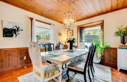 Marietta Haus | 3 Mi to Marietta Square Hot Tub Haven with 2 Patios