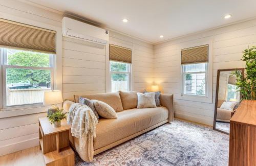 Lansing Haus | 3 Mi to Michigan State Tiny Home with Deck!