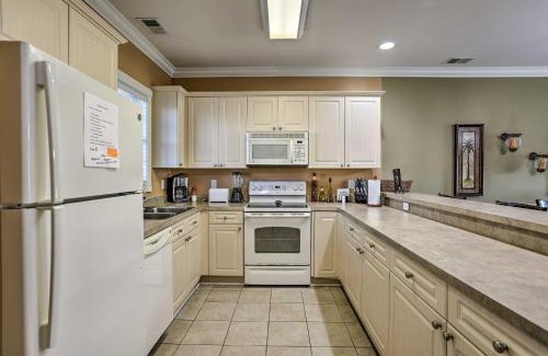 Central Myrtle Beach Wohnung | 3 Mi to Ocean Resort Condo in Myrtle Beach!