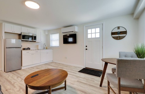 Wareham Wohnung | 3 Mi to Onset Beach: Sleek Apartment in Wareham
