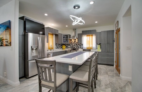 Paradise Hills Civic Haus | 3 Mi to Rio Grande: Albuquerque Home w/ Balcony