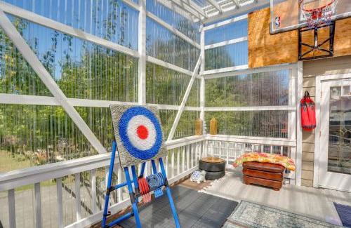 Eureka Haus | 3 Mi to Sequoia Park Zoo Spacious Home with Sunroom