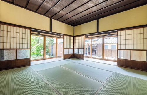 Sasayama Haus | 3 minutes to Sasayama Castle Ruins! Relax with a cup of tea in a 100-year-old Japanese house with a courtyard!
