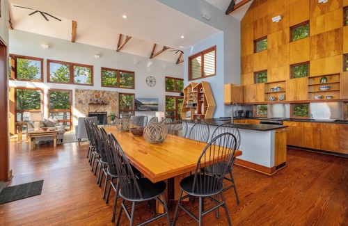 Macon Haus | 3 Peaks