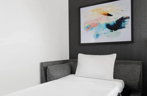 Dunwoody Hotel | 3 Queen Rooms Minutes to Lenox Square | w/ Free Breakfast & Pet-friendly