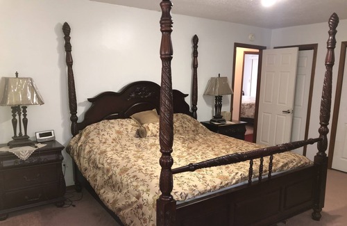 Jim Thorpe Haus | 3-stöckiges Haus mit Kamin und Whirlpool, nur wenige Minuten vom Pocono Raceway entfernt.