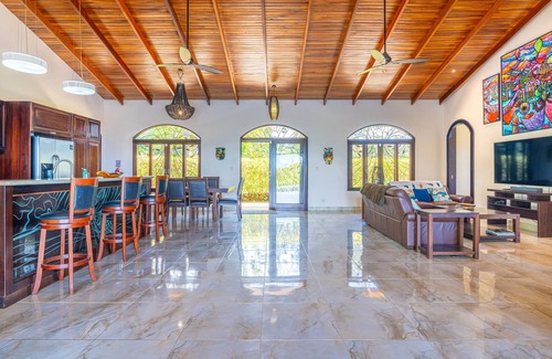 Ojochal Haus | 3 suites-Privacy-Gated-Sunset Ocean Views-Luxury