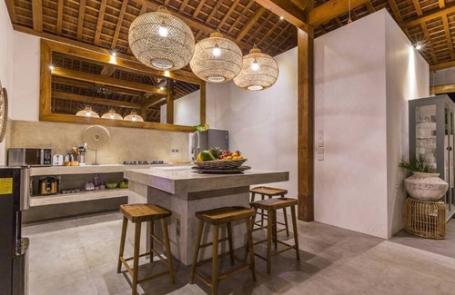 Seminyak Villa | 3 Villen im Zentrum von Seminyak / 38pax verbunden