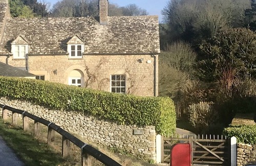 Duntisbourne Abbots Wohnung | Wunderschönes neu umgebautes Studio-Apartment im idyllischen Cotswold Village!