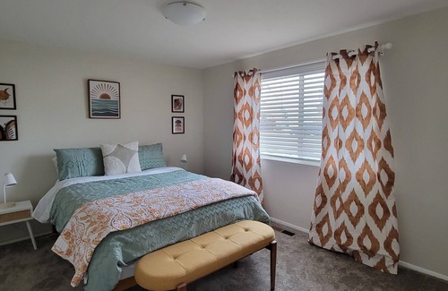 Reno/Tahoe Airport Haus | 30 mins to Mt. Rose & 7 mins to airport! Cozy Family home in Reno- pet friendly!