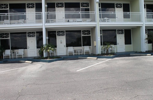 Ruskin Wohnung | # 303 Ein Luxusresort in Little Harbour, nur wenige Schritte von Delfinen und Angeln entfernt