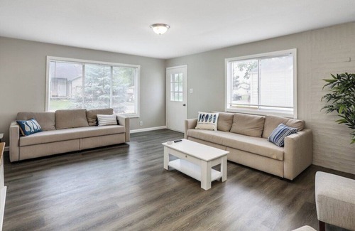 Detroit Beach Haus | 3077 · Cozy bungalow by the lake