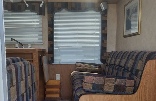 Ronda Haus | 32 foot trailer camper