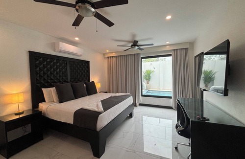 Jaco Resort | 34 ROOM ALL-INCLUSIVE VIP MEGA LUXURY RESORT : 2 House Combo/Chef/Gym/Beach