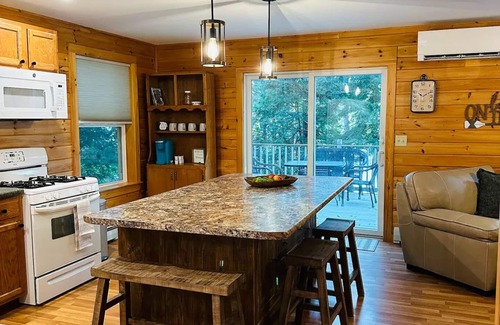 Otis Haus | 35 min to Acadia. Balsam Grove on Beech Hill Pond