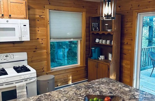 Otis Haus | 35 min to Acadia. Balsam Grove on Beech Hill Pond