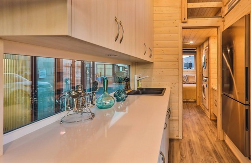 Halfmoon Bay Haus | 35 ‘ Tiny House RV pet friendly