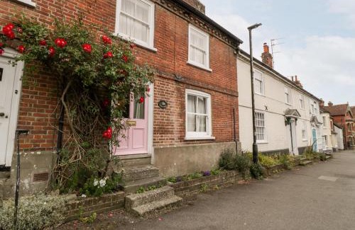 Downton Haus | 36 High Street