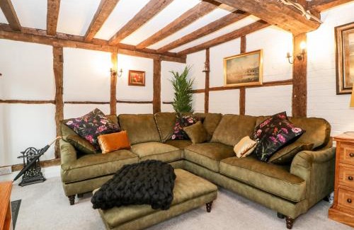 Downton Haus | 36 High Street