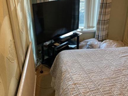 Tonypandy Haus | 39 kenry street 3 bedroom terrace house