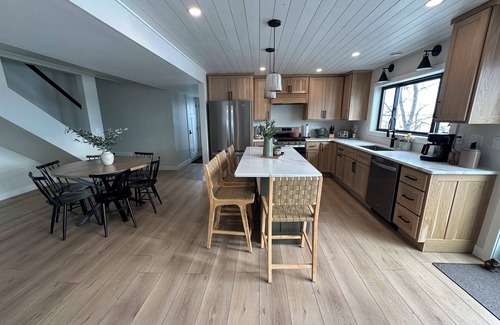 Miltona Kabine | 396 Cove- Quiet getaway on Lake Miltona-Private Dock, Fire Pit & Year-Round Fun