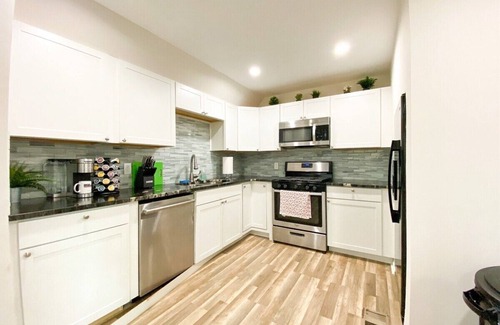 Atlanta Haus | 3BDR Pet Friendly Home-2 min to Merc Benz Stadium Near Airport &downtown Atlanta