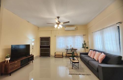 Bang Na Haus | 3Bed 2Bath, Pet friendly, 5min drive to BTS Udomsuk